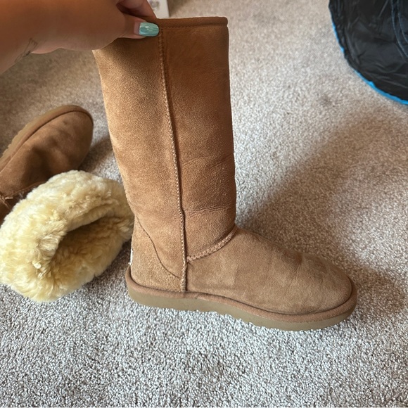 Big kids uggs! - Picture 3 of 8